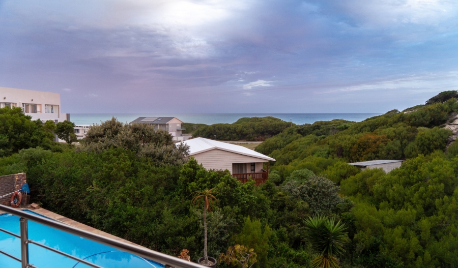 5 Bedroom Property for Sale in Paradise Beach Eastern Cape